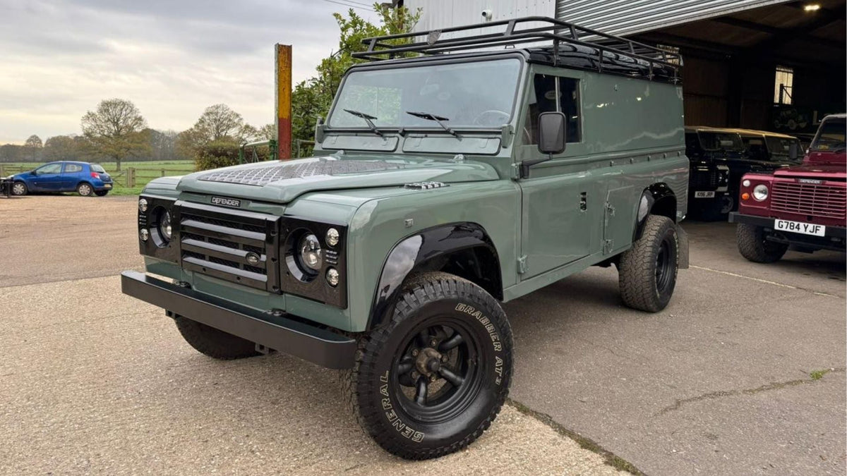 Land Rover Defender clásica 90 y 110 mostrando rangos de precio en México 2026