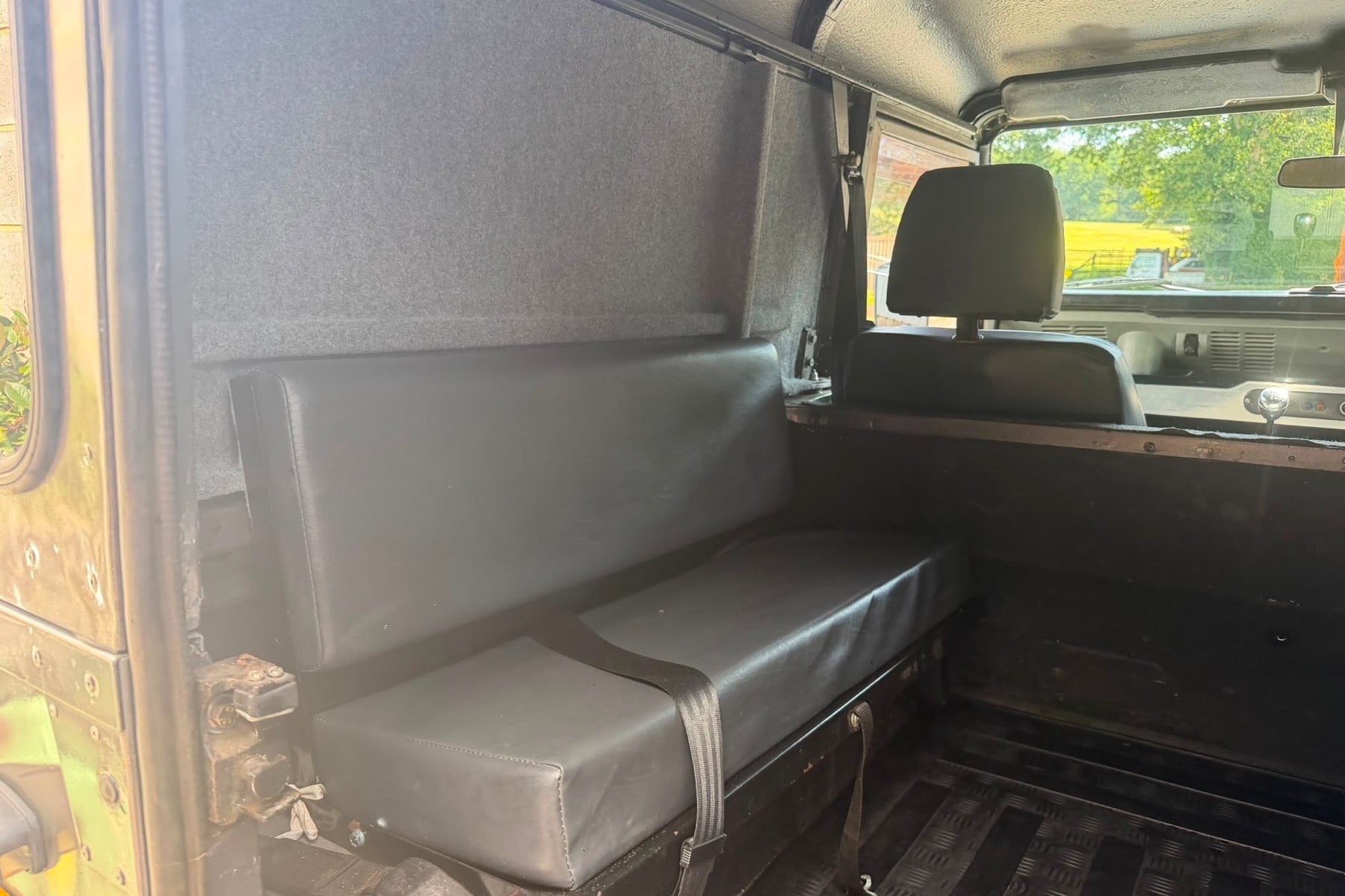 Land Rover Defender 90 2.5 Gasolina 1992 en gris - foto 10