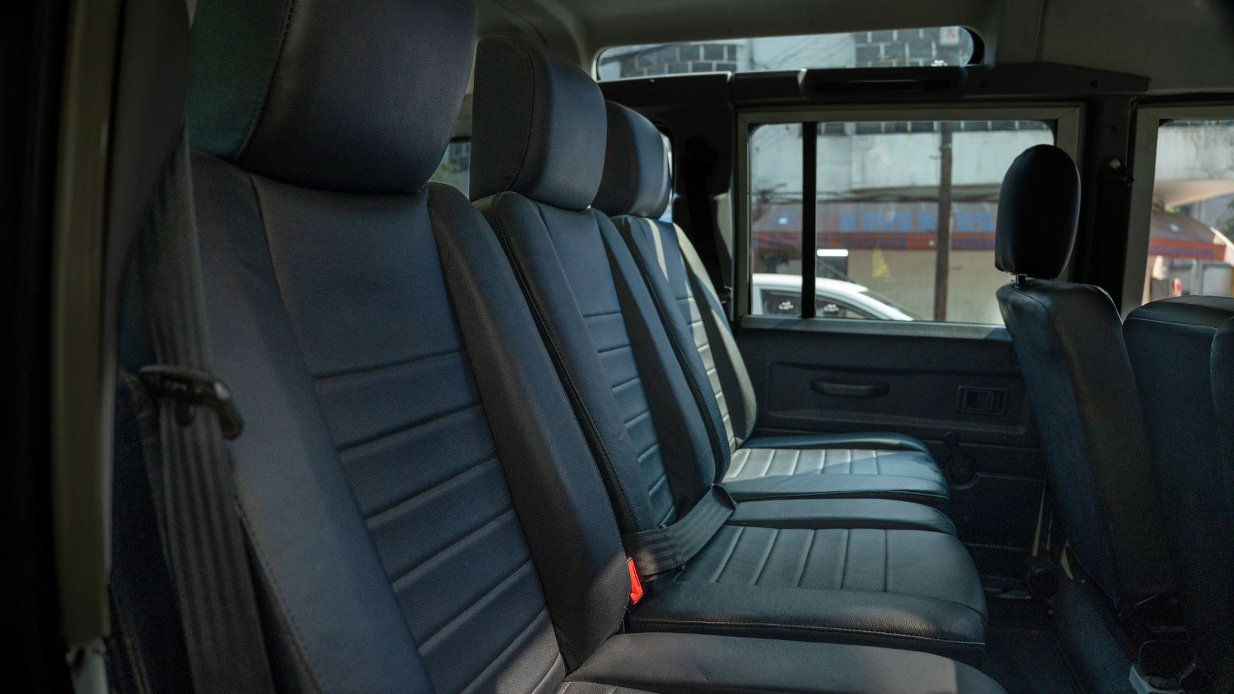Land Rover Defender 110 V8 1988 — foto 11