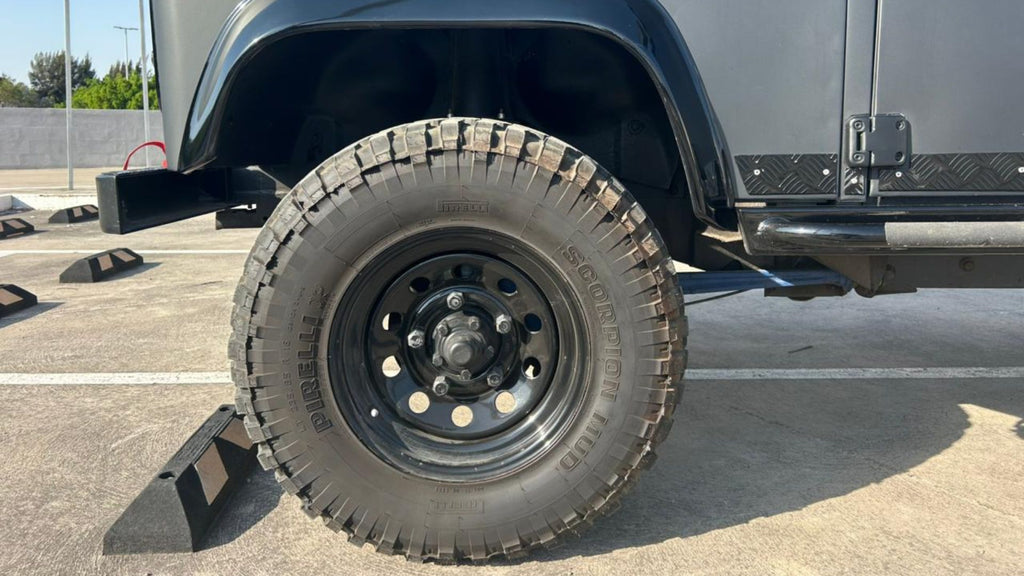 Euroclassic Import Land Rover Defender 90 Pickup 1990