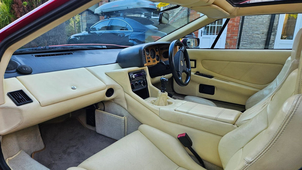 Lotus Esprit SE High Wing Turbo 1993