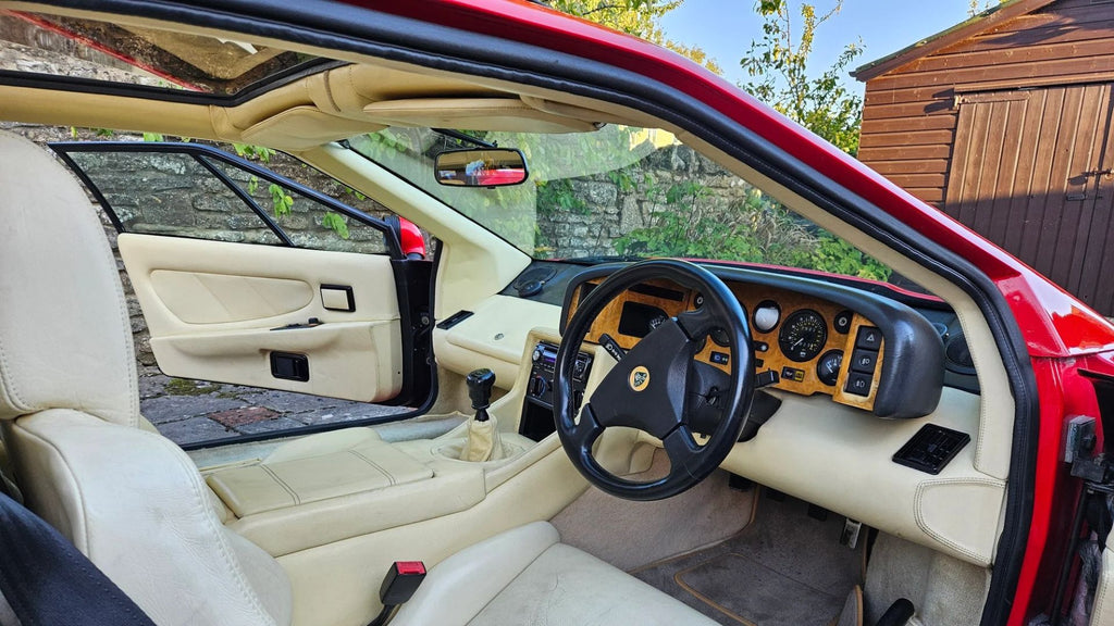 Lotus Esprit SE High Wing Turbo 1993