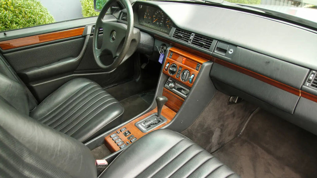 Mercedes 260E Pullman Limousine