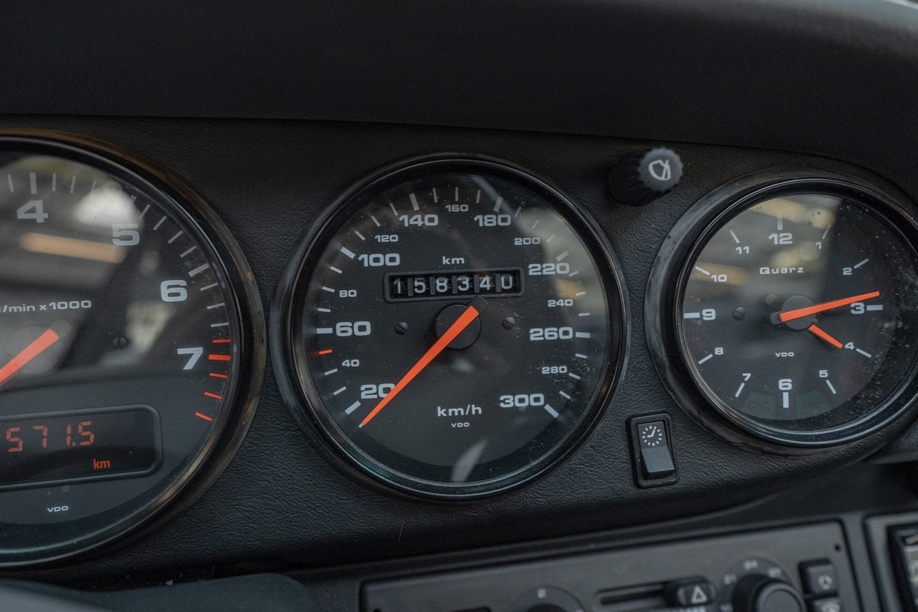 Porsche 993 Carrera 2 Aventurine Green 1993