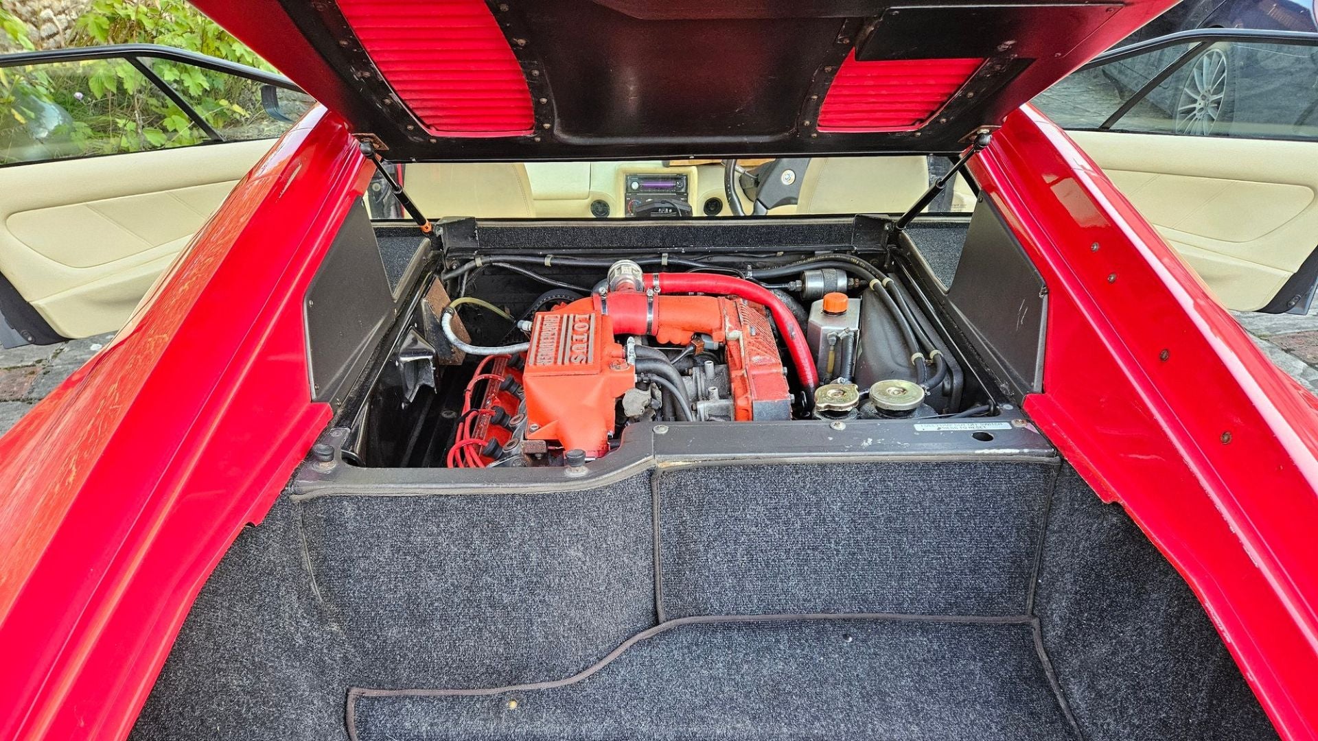 Lotus Esprit SE High Wing Turbo 1993