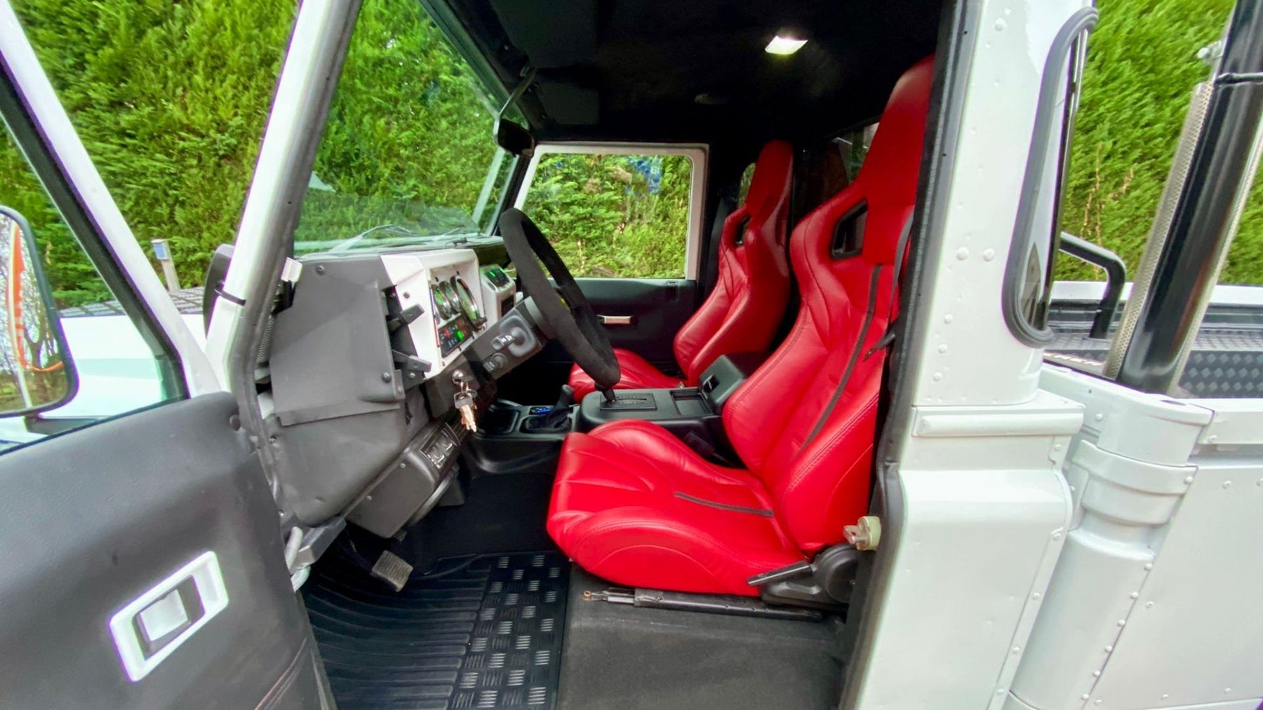 Land Rover Defender 6X6 V8 1986 — foto 11