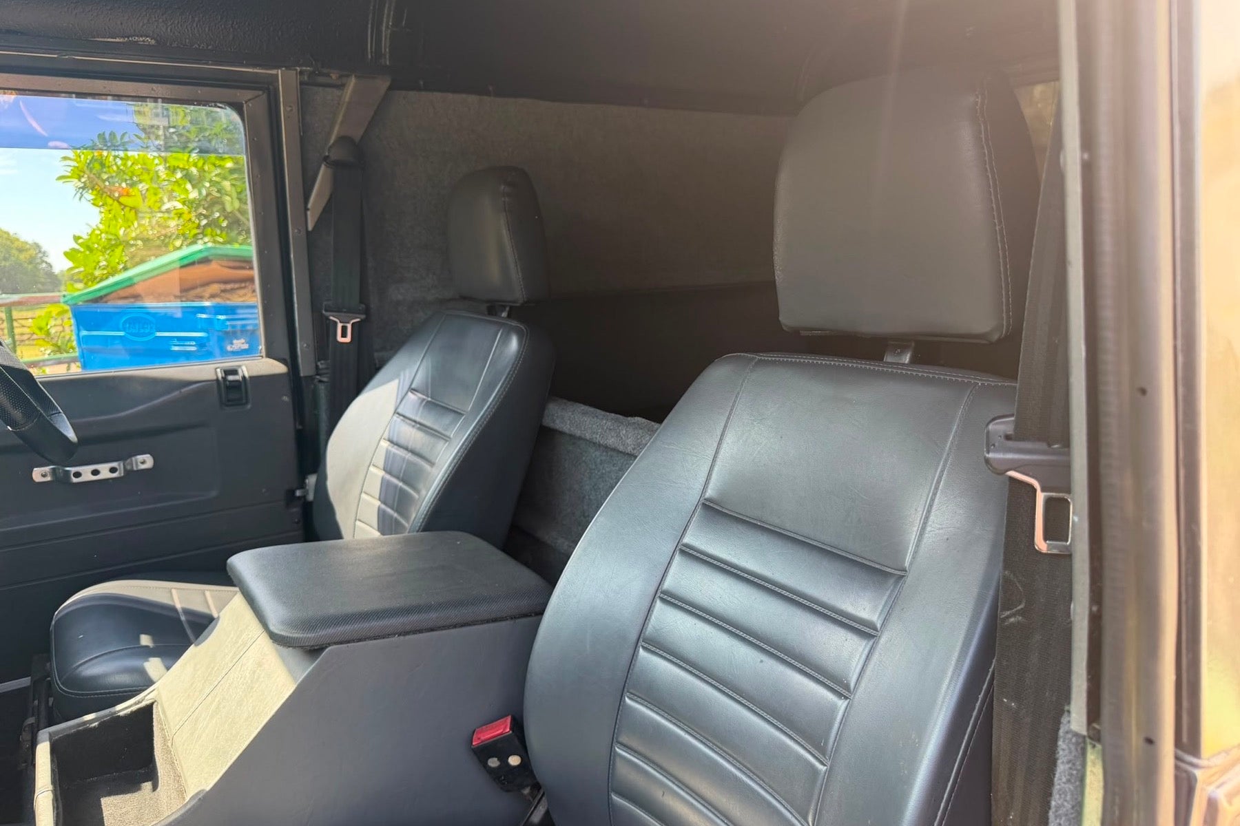 Land Rover Defender 90 2.5 Gasolina 1992 en gris - foto 14