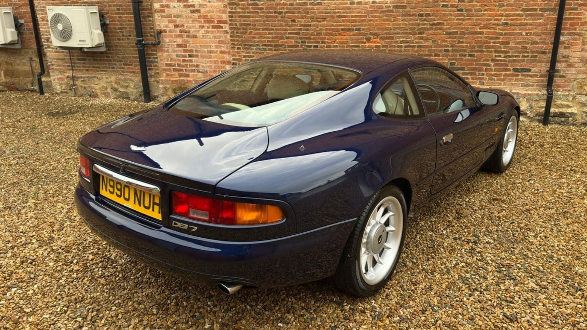 Aston Martin DB7 1995