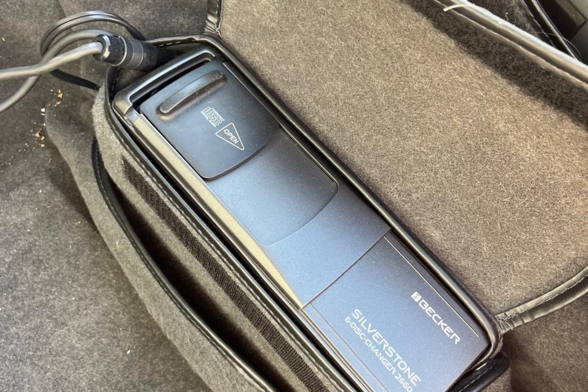 Porsche 993 Carrera 2 Tiptronic 1996 Polar Silver — foto 24