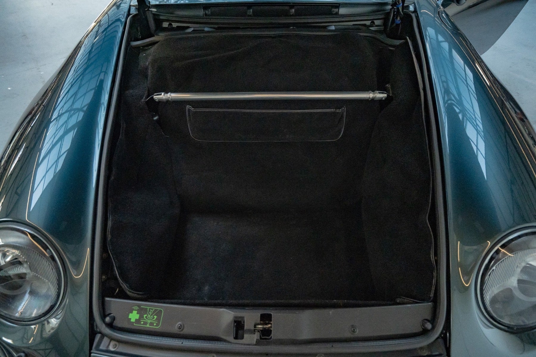 Porsche 993 Carrera 2 Aventurine Green 1993