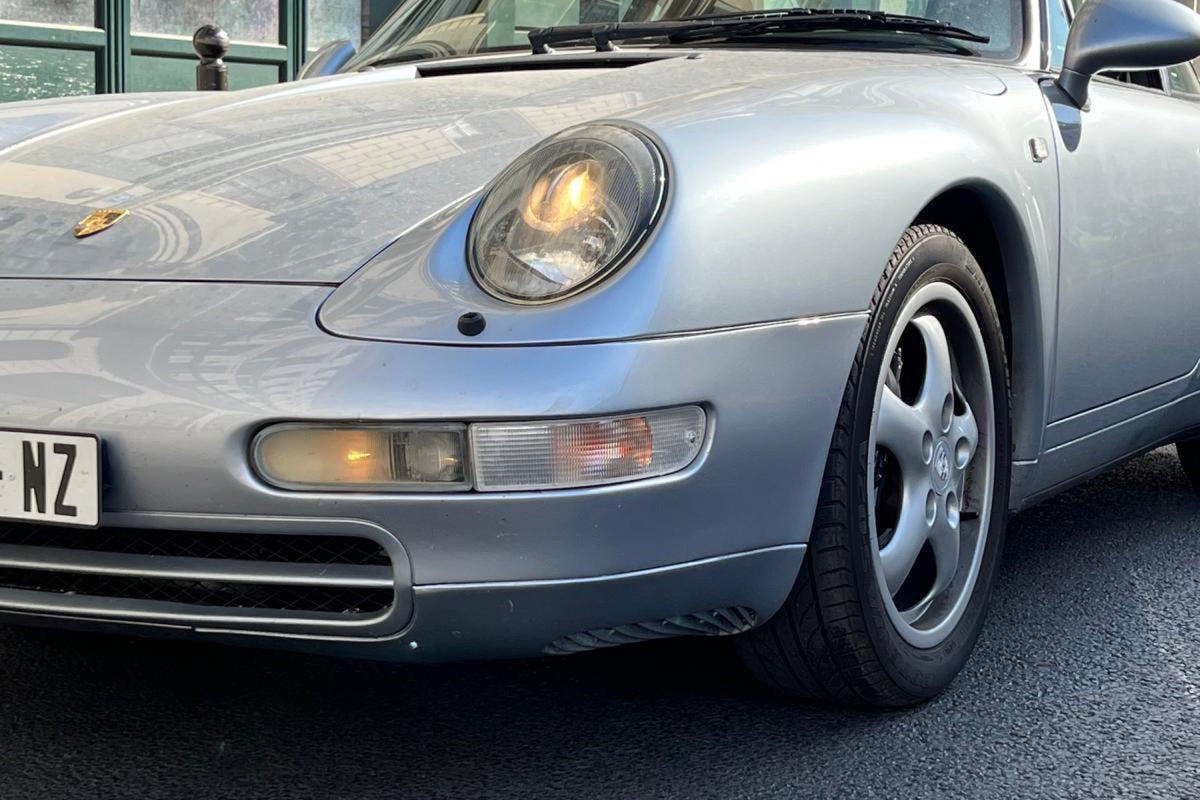 Porsche 993 Carrera 2 Tiptronic 1996 — Polar Silver