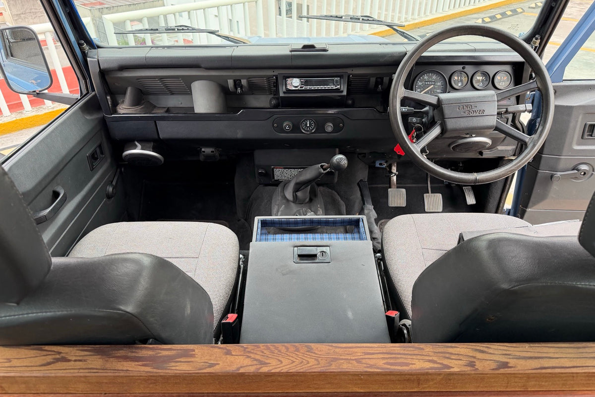 Land Rover Defender 90 V8 1988 Azul — foto 23