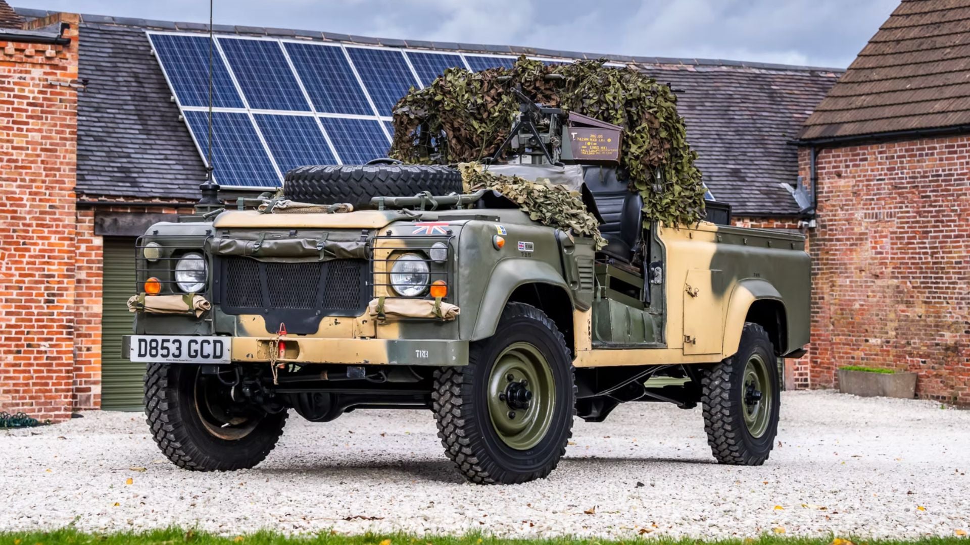 Land Rover Defender 110 Soft Top Ex Militar