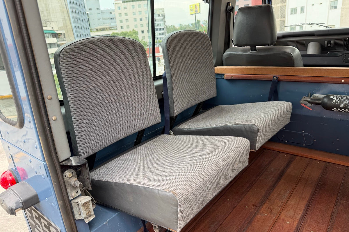 Land Rover Defender 90 V8 1988 Azul — foto 24