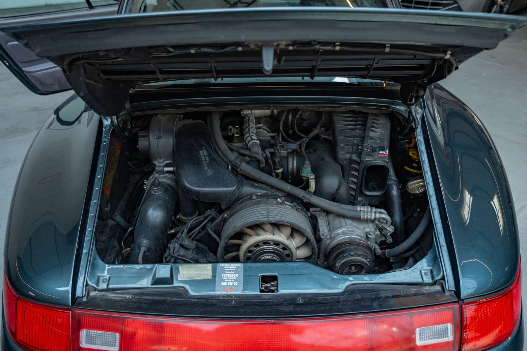 Porsche 993 Carrera 2 Aventurine Green 1993