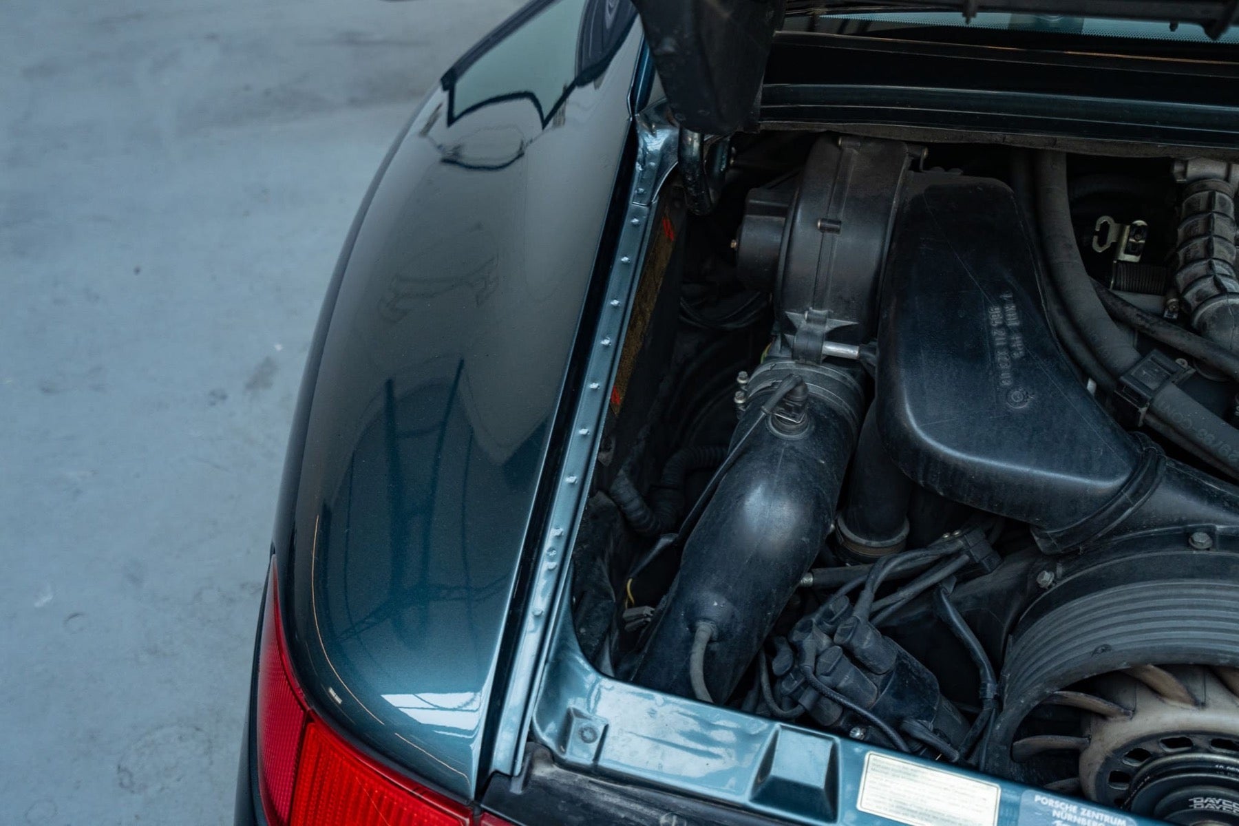 Porsche 993 Carrera 2 Aventurine Green 1993