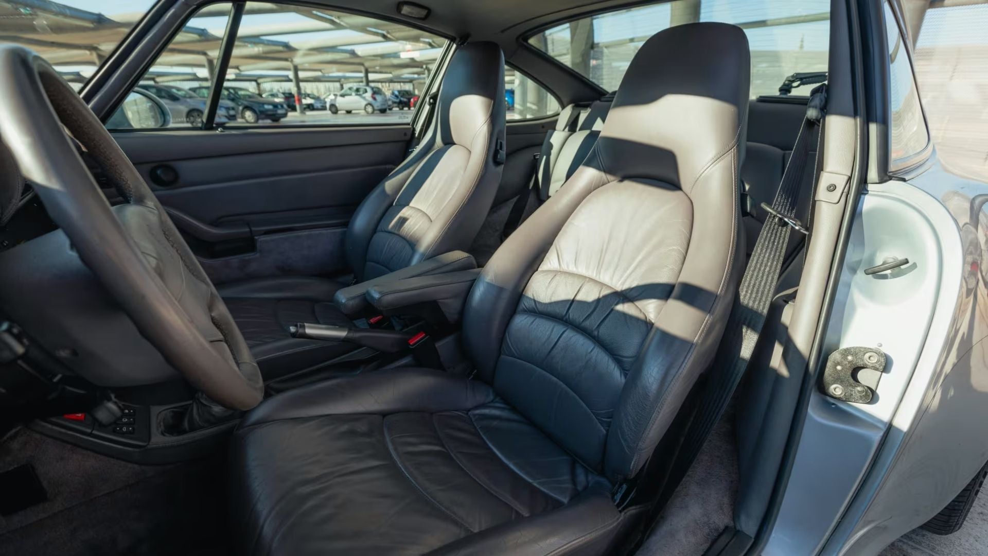 Porsche 911 993 carrera 4 S 