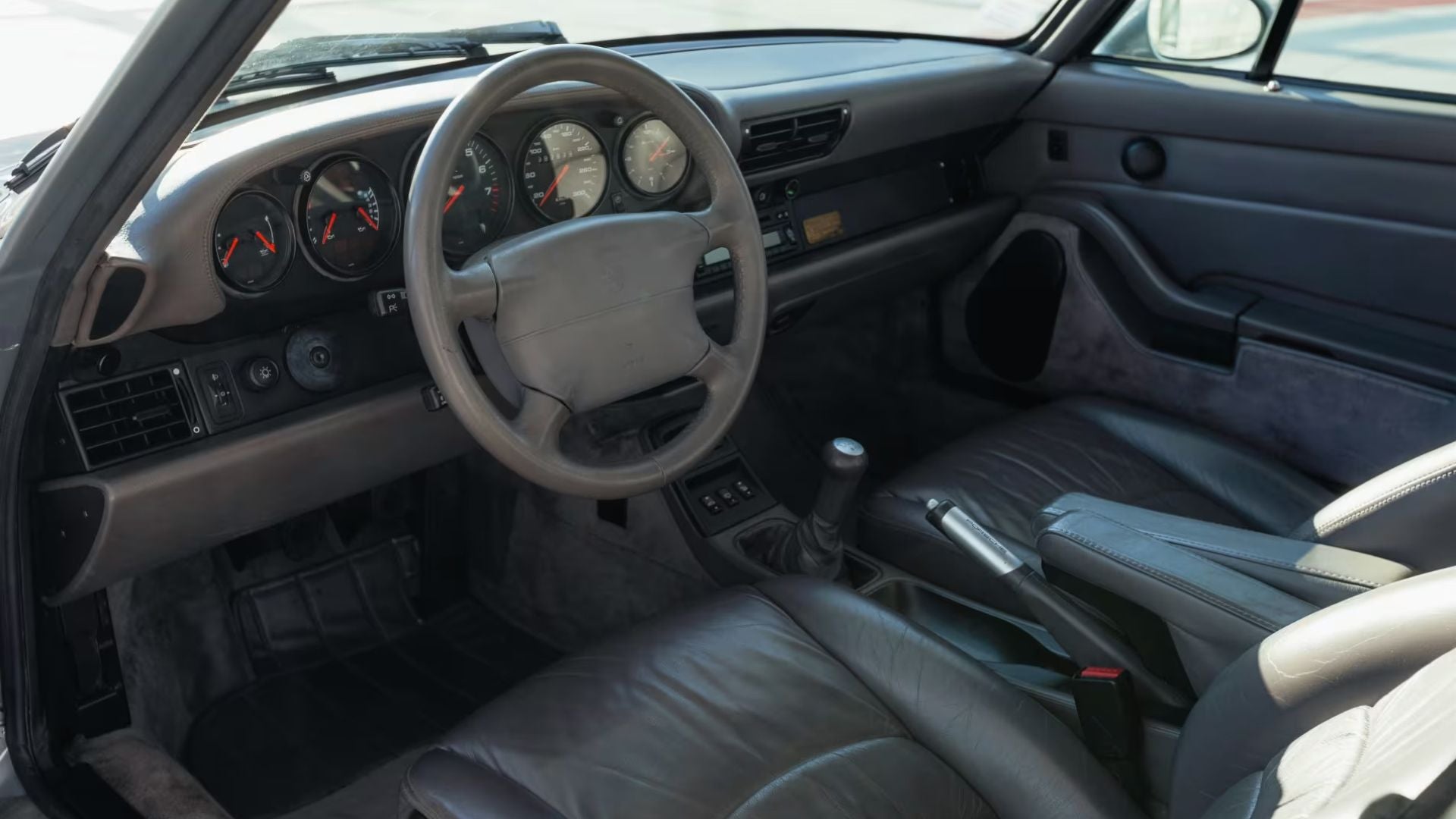 Porsche 911 993 carrera 4 S 