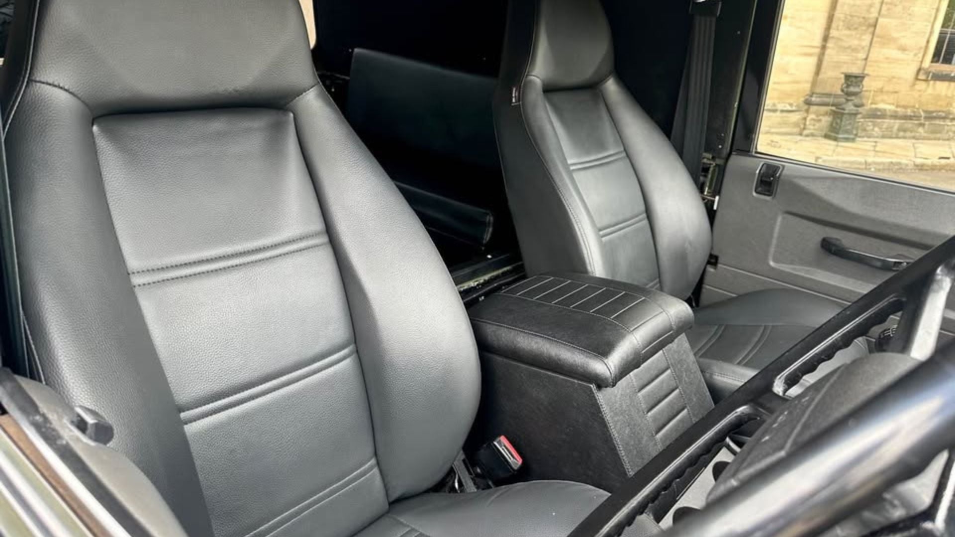 Euroclassic Import Land Rover Defender 90 1989