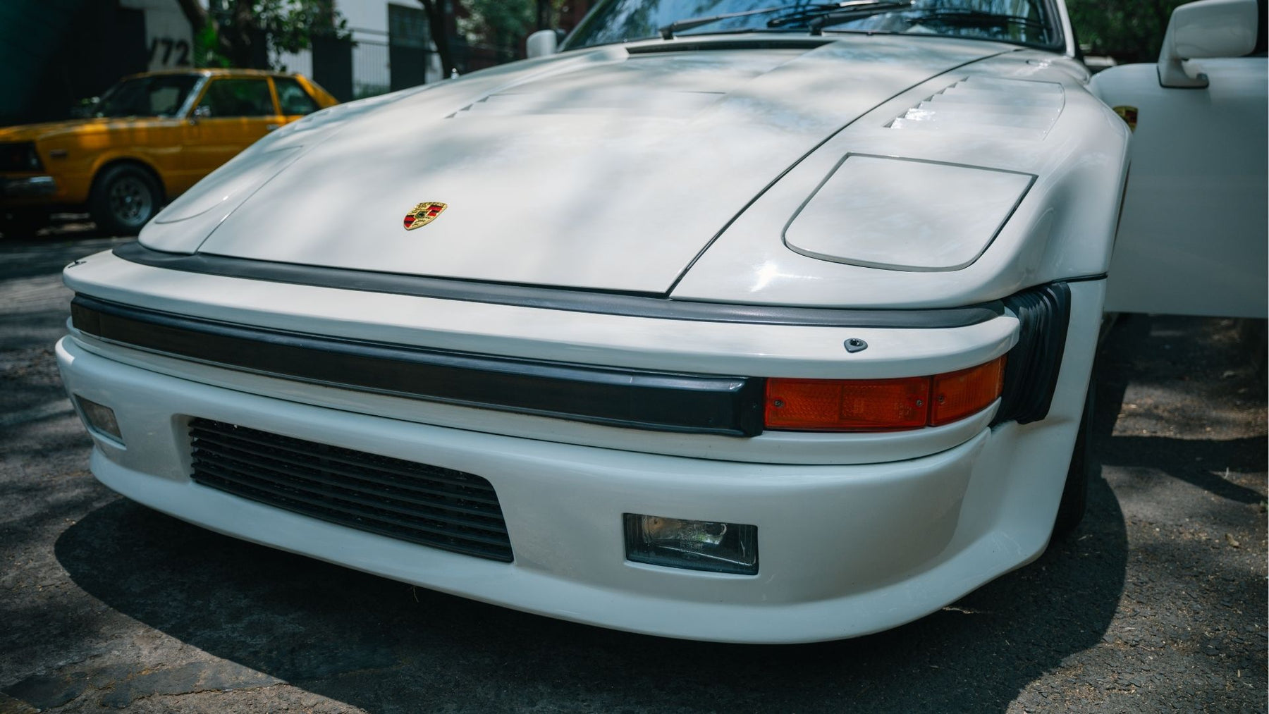 Porsche 911 Slant Nose 1982 (Turbo look 930)