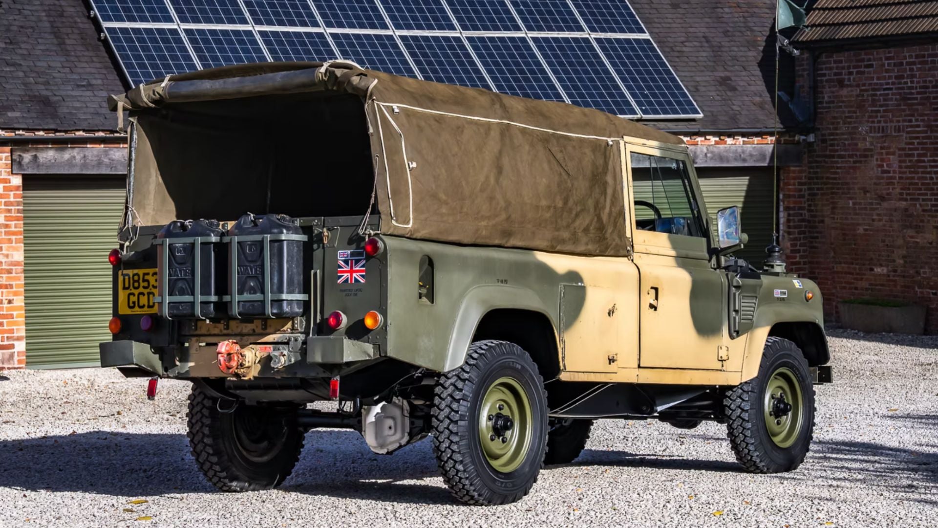 Land Rover Defender 110 Soft Top Ex Militar