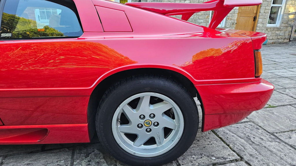 Lotus Esprit SE High Wing Turbo 1993