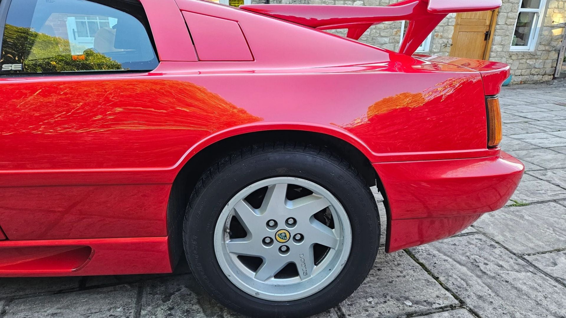 Lotus Esprit SE High Wing Turbo 1993