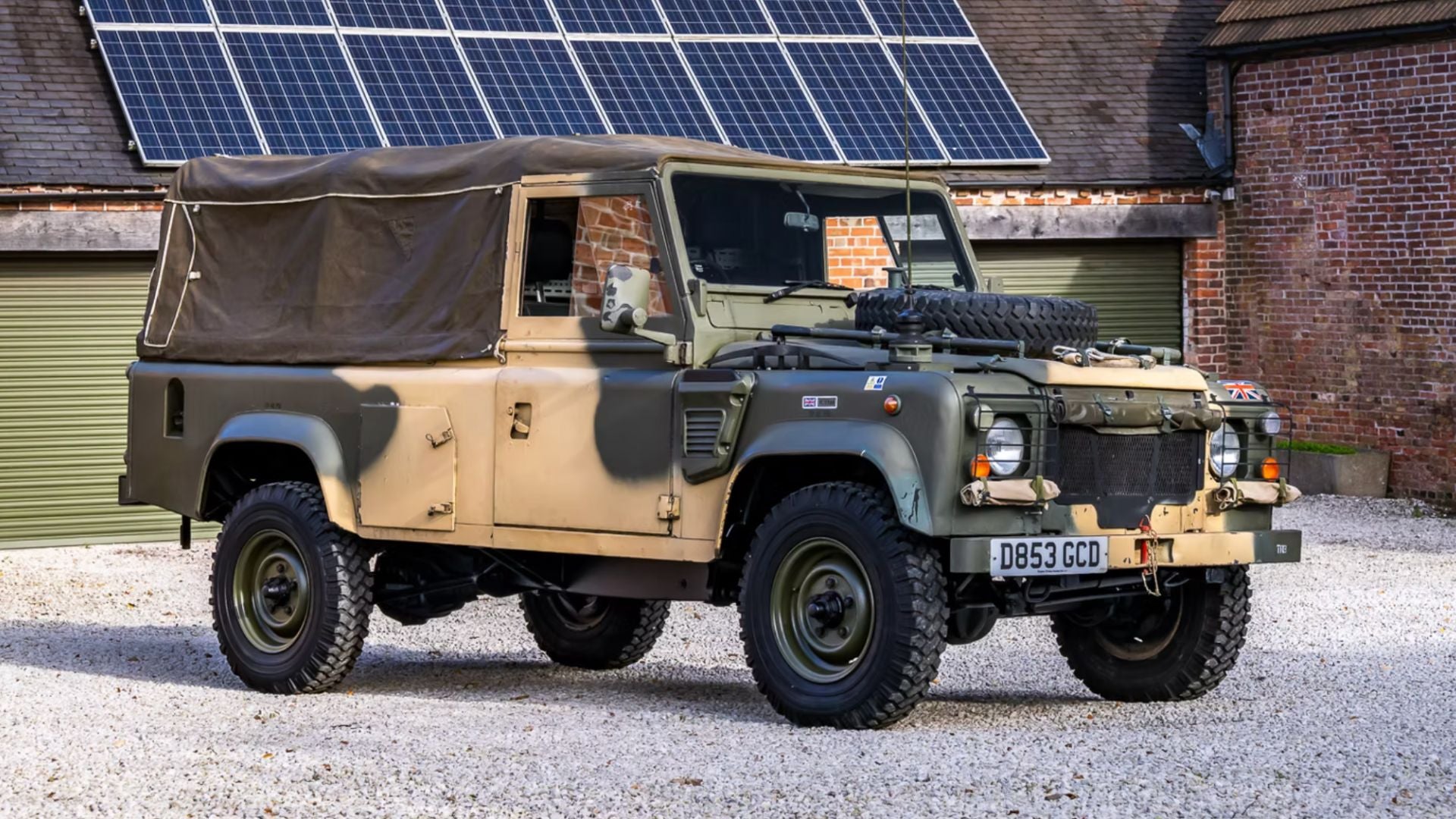Land Rover Defender 110 Soft Top Ex Militar