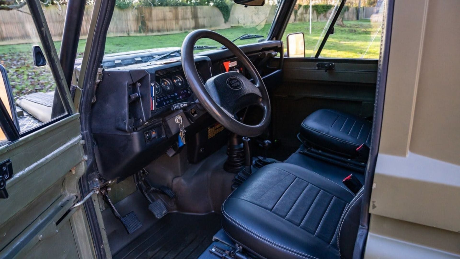 Land Rover Defender 110 Ex Militar