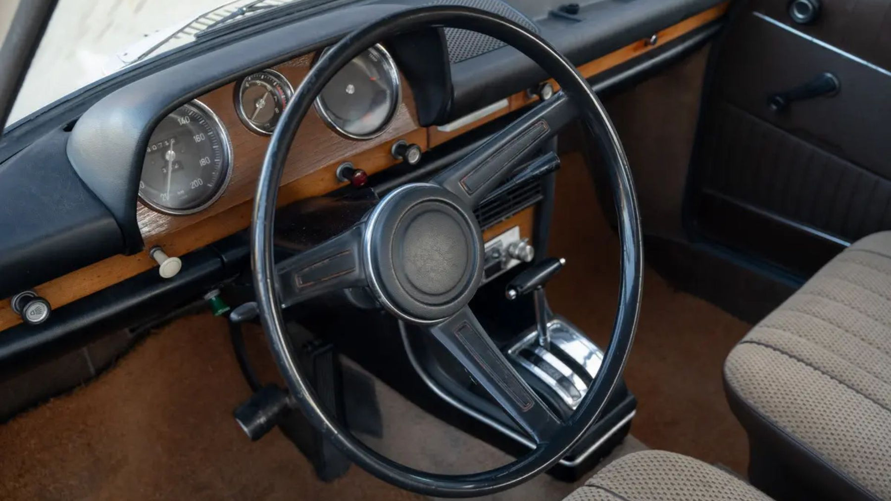 BMW 2000 Automático 1971 — foto 13