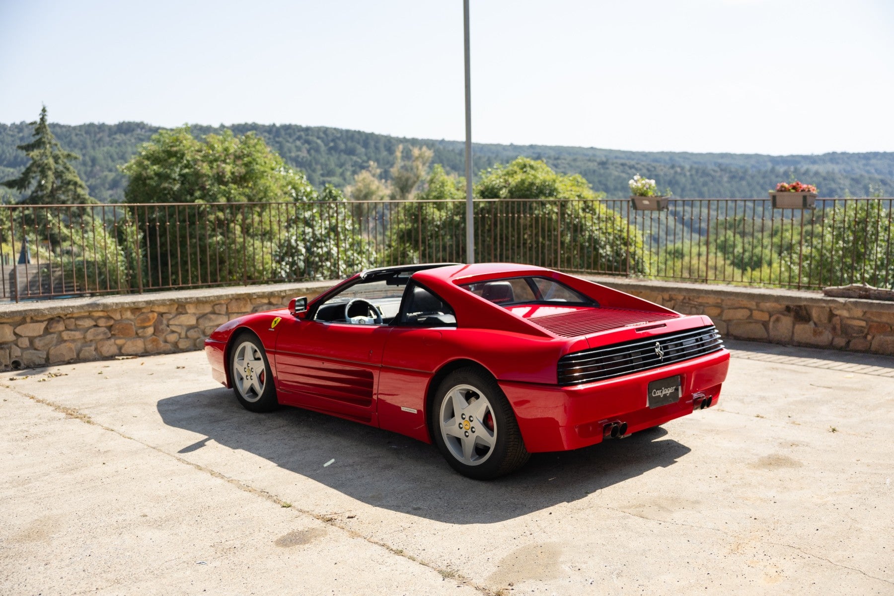 Ferrari 348 TS 1990 en rojo - exterior