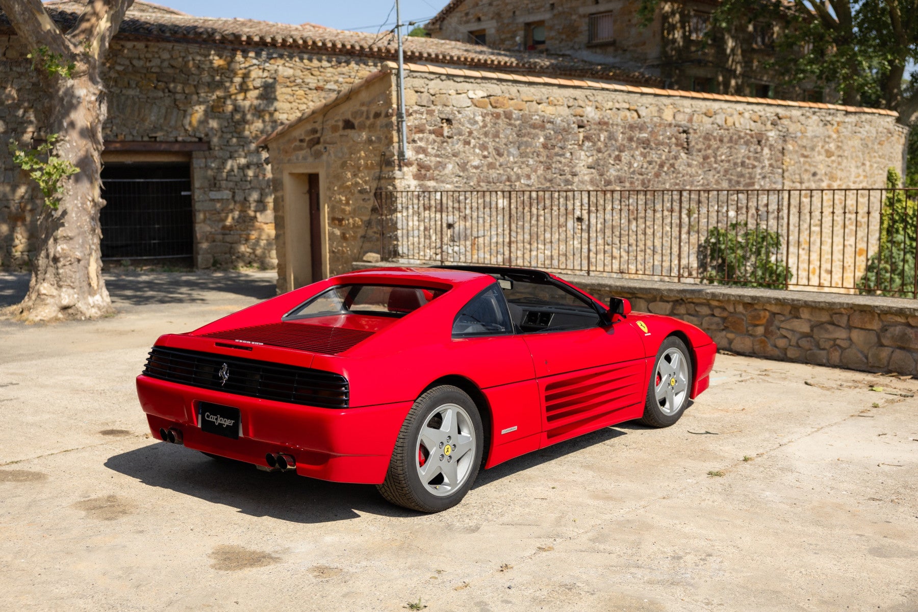 Ferrari 348 TS 1990 en rojo - exterior