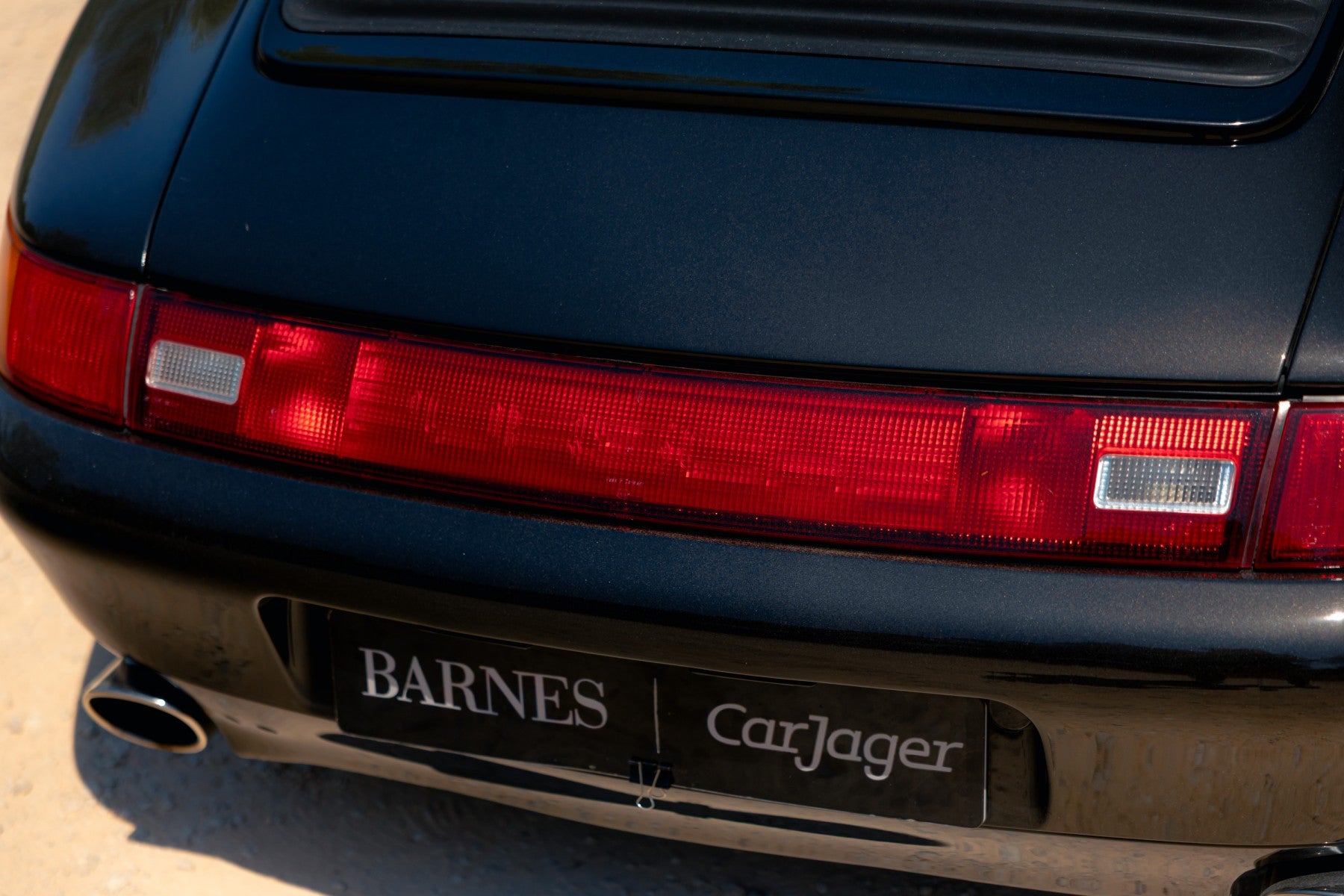 Porsche 993 Carrera 2 Tiptronic 1994 en negro - exterior