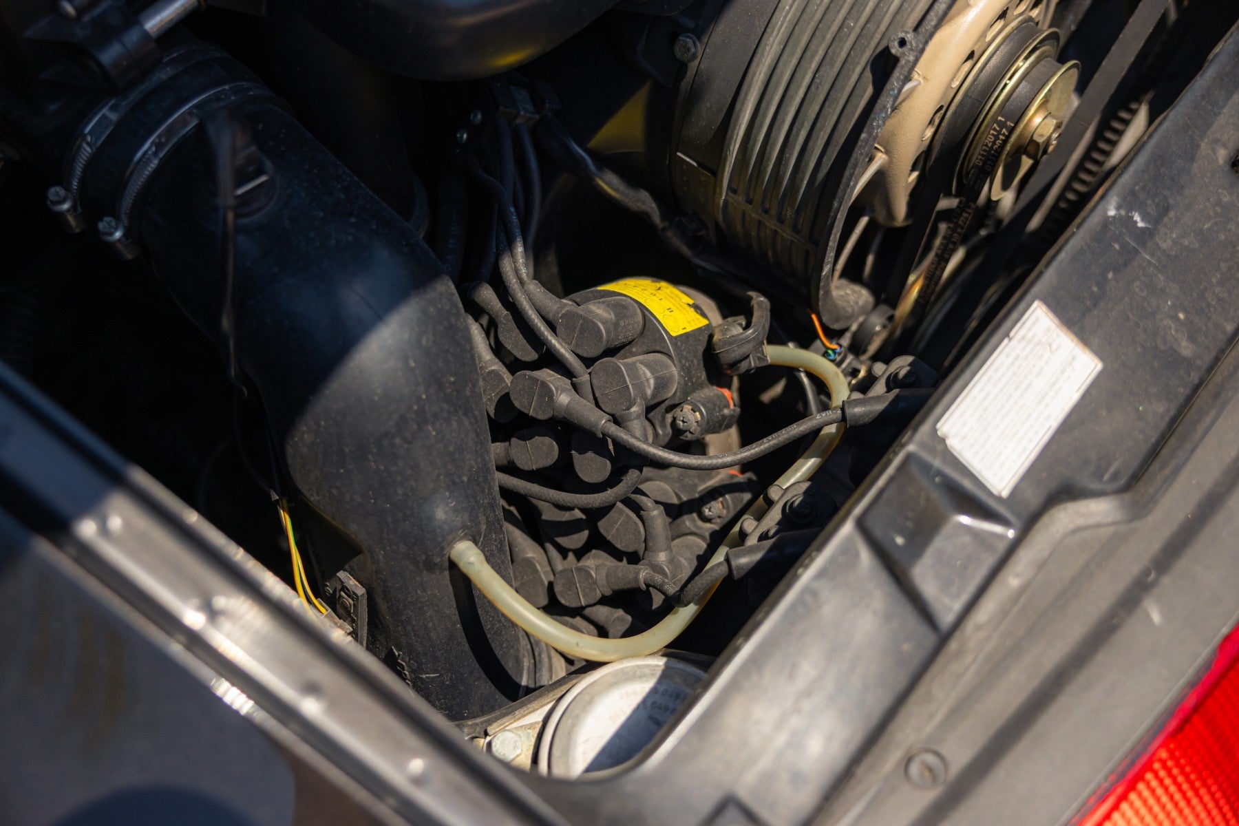 Porsche 993 Carrera 2 Tiptronic 1994 en negro - motor y mecanica