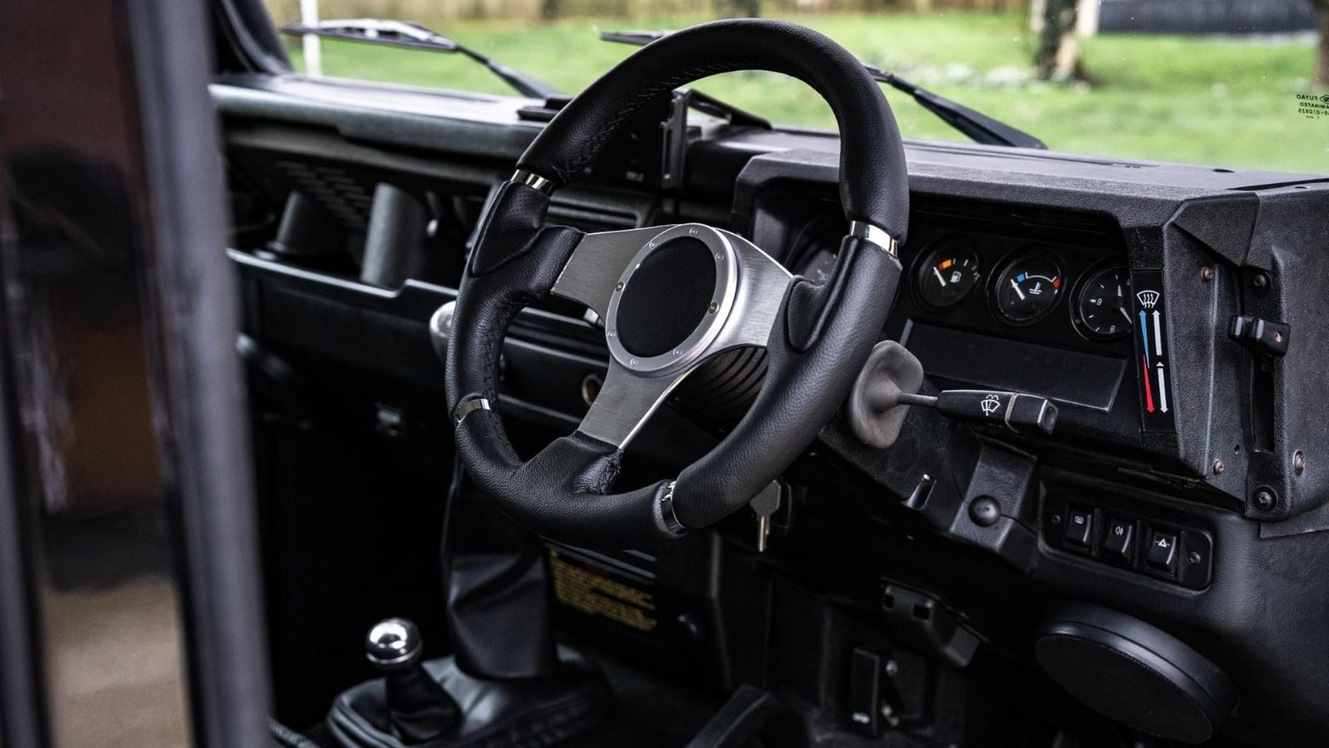Land Rover Defender 110 - Spectre 007 Edition 1992