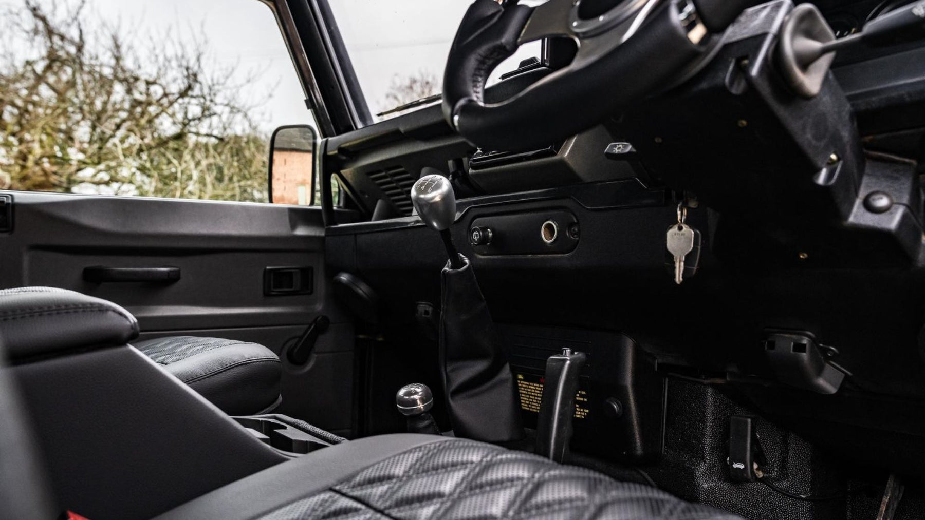 Land Rover Defender 110 - Spectre 007 Edition 1992 — foto 15