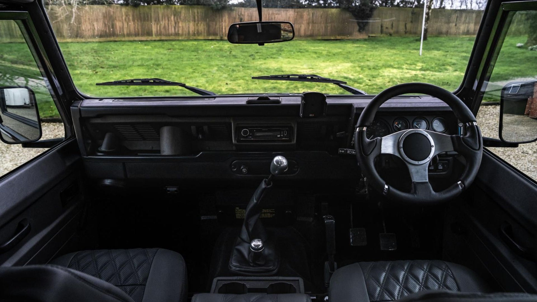 Land Rover Defender 110 - Spectre 007 Edition 1992 — foto 11