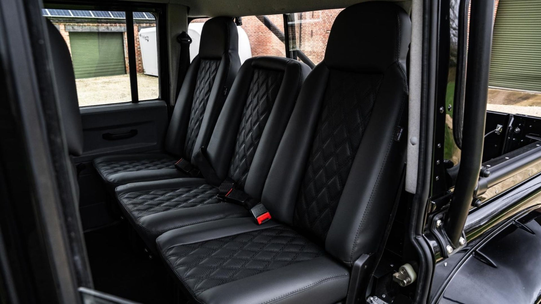 Land Rover Defender 110 - Spectre 007 Edition 1992 — foto 13