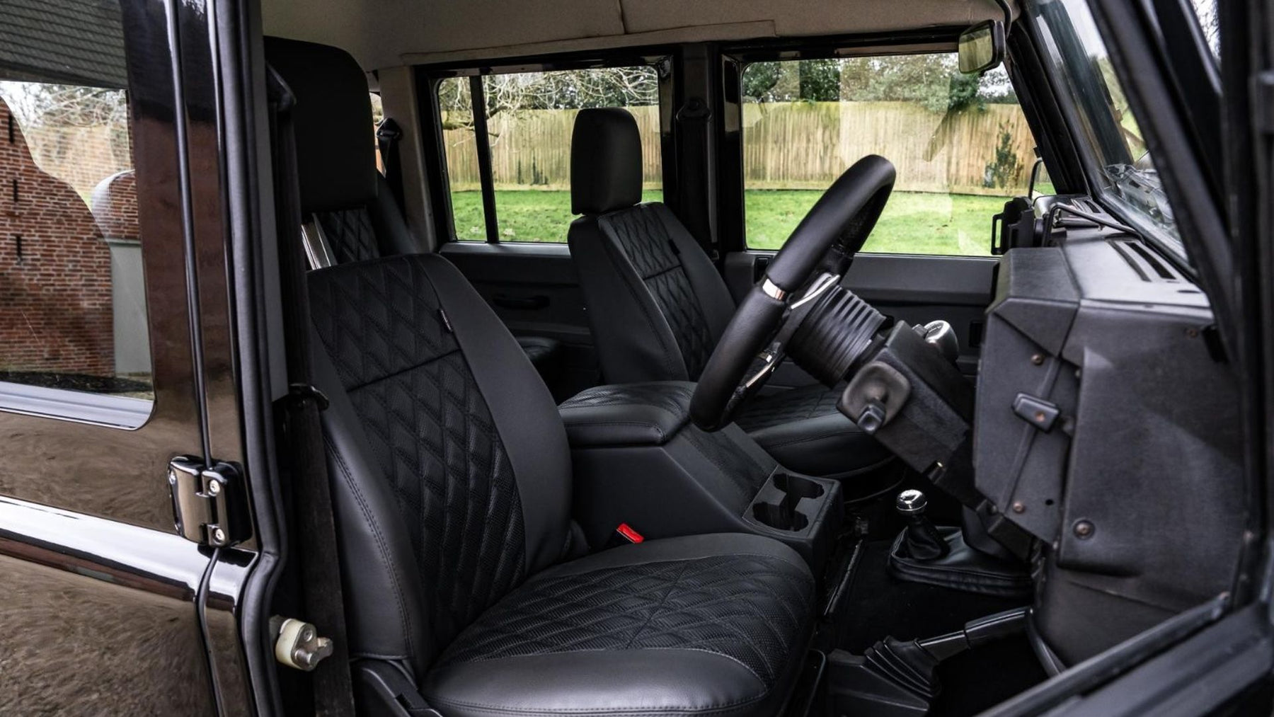 Land Rover Defender 110 - Spectre 007 Edition 1992 — foto 12