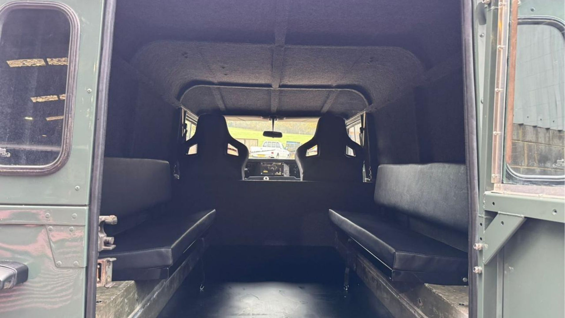 Land Rover Defender 110 LHD 1991 — foto 15