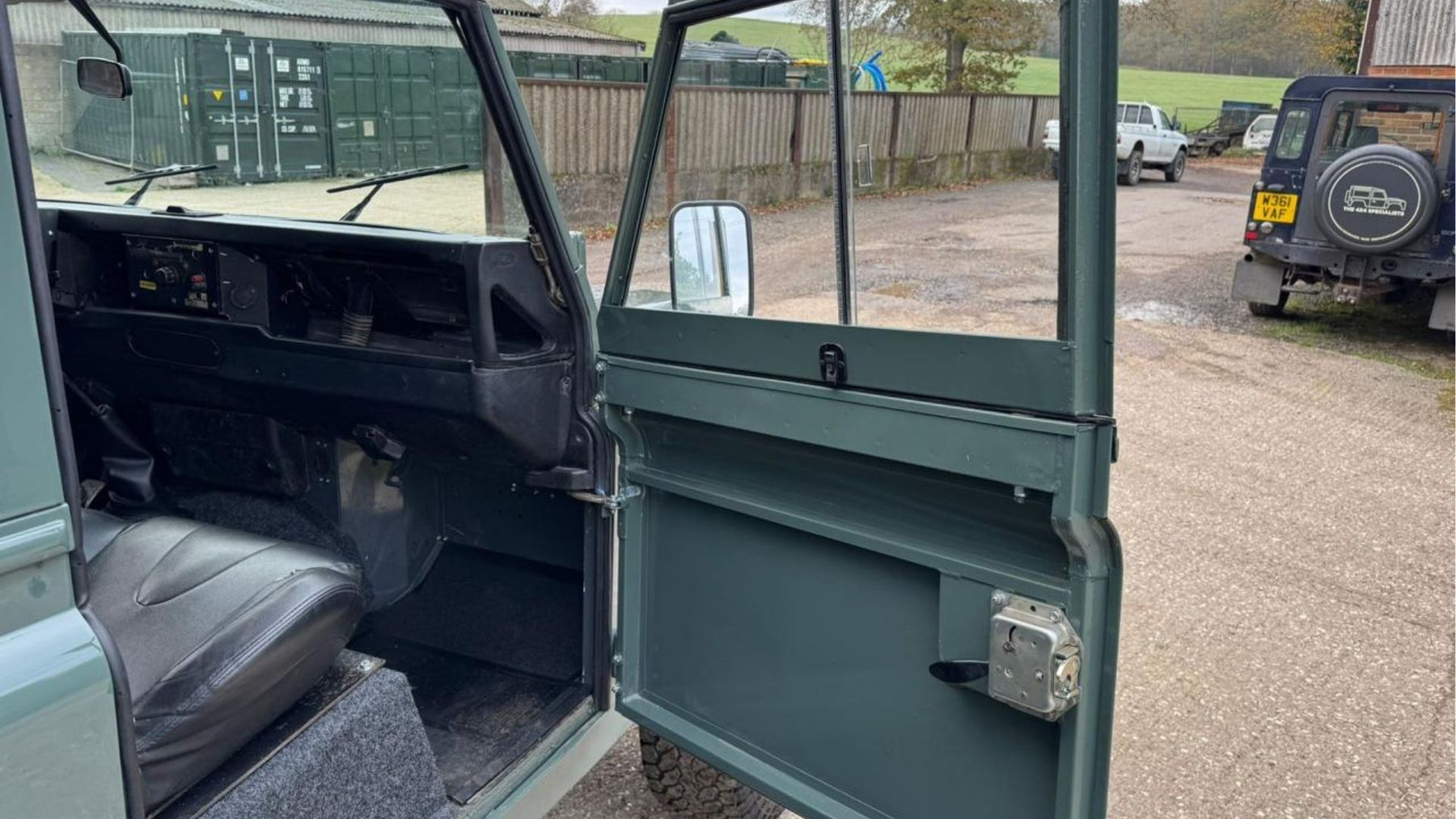 Land Rover Defender 110 LHD 1991 — foto 16