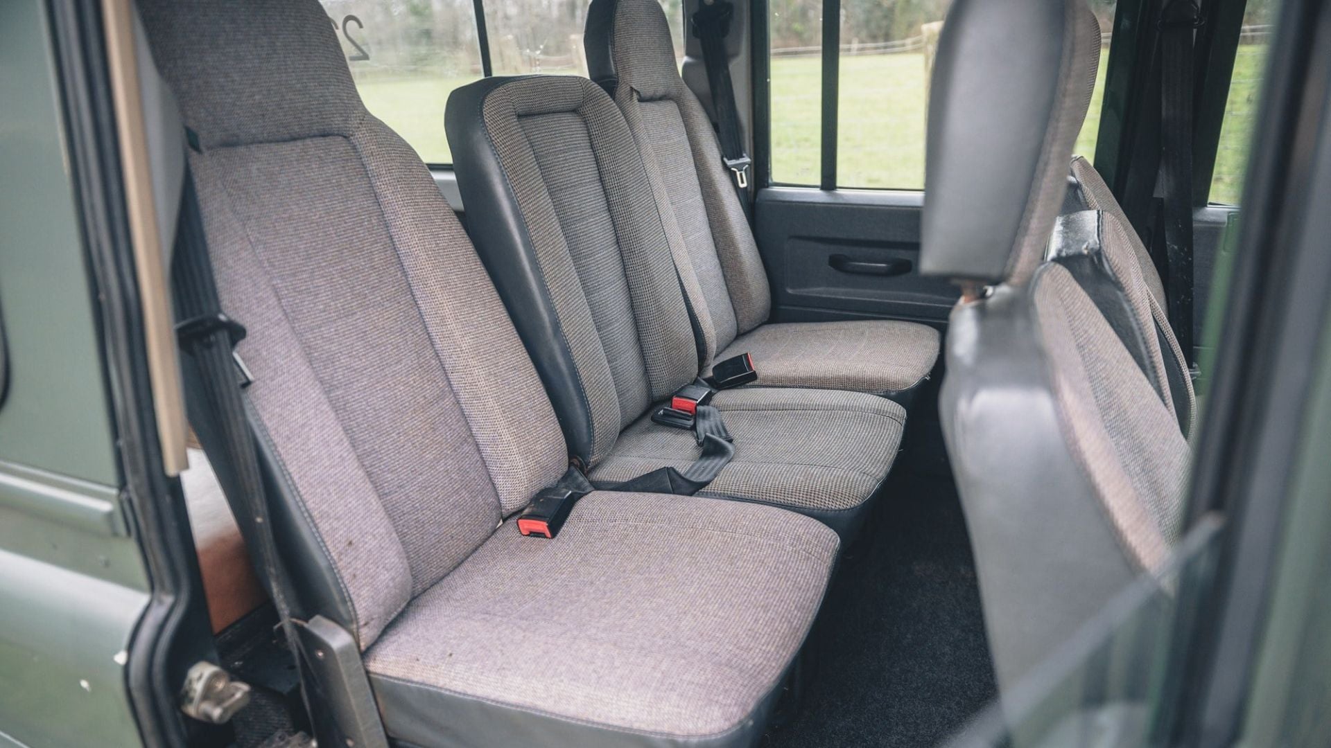 Land Rover Defender 110 County 1990