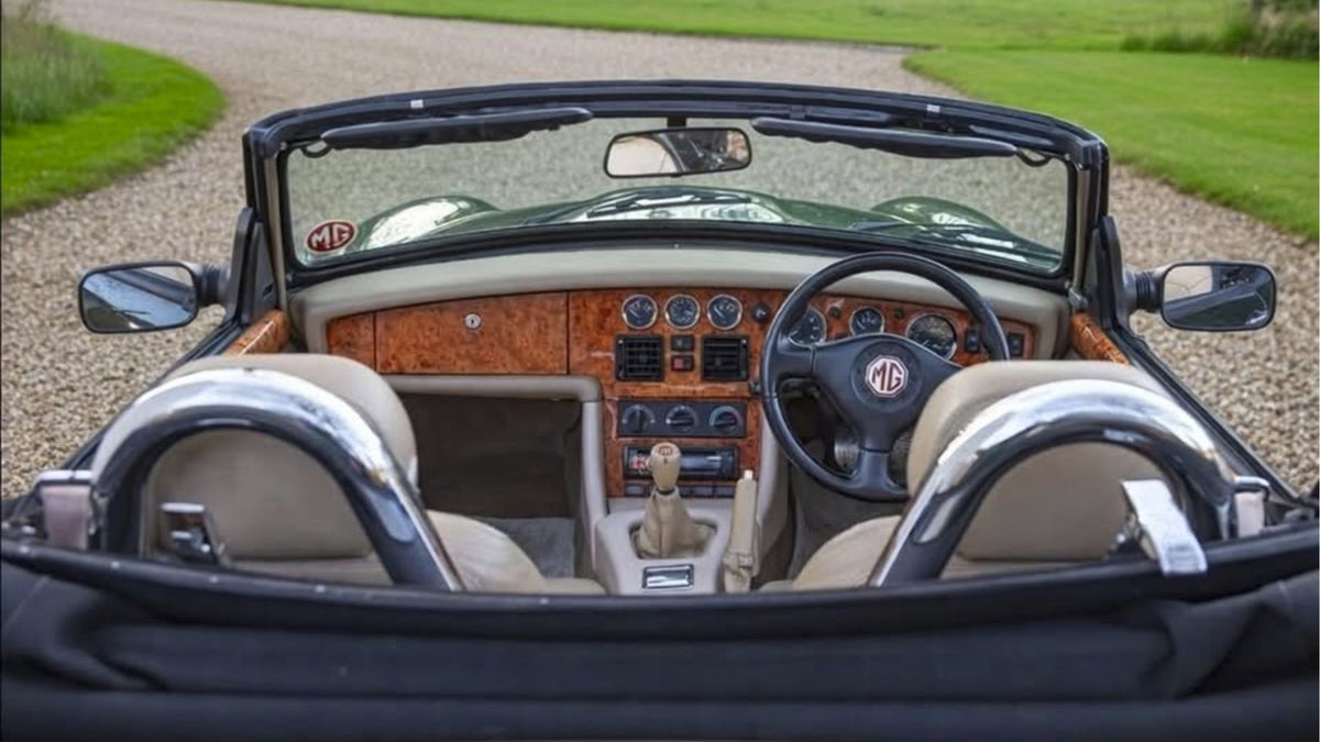 MG RV8 1994
