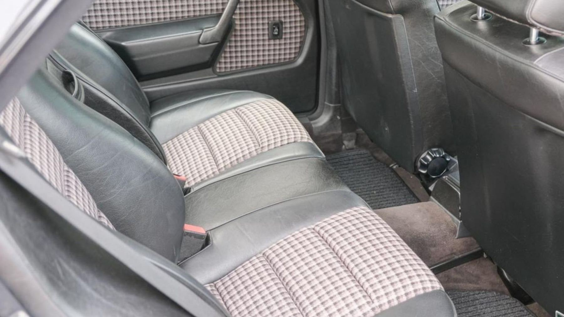 Mercedes 190E 2.5-16 Evolution I 1989 — foto 12