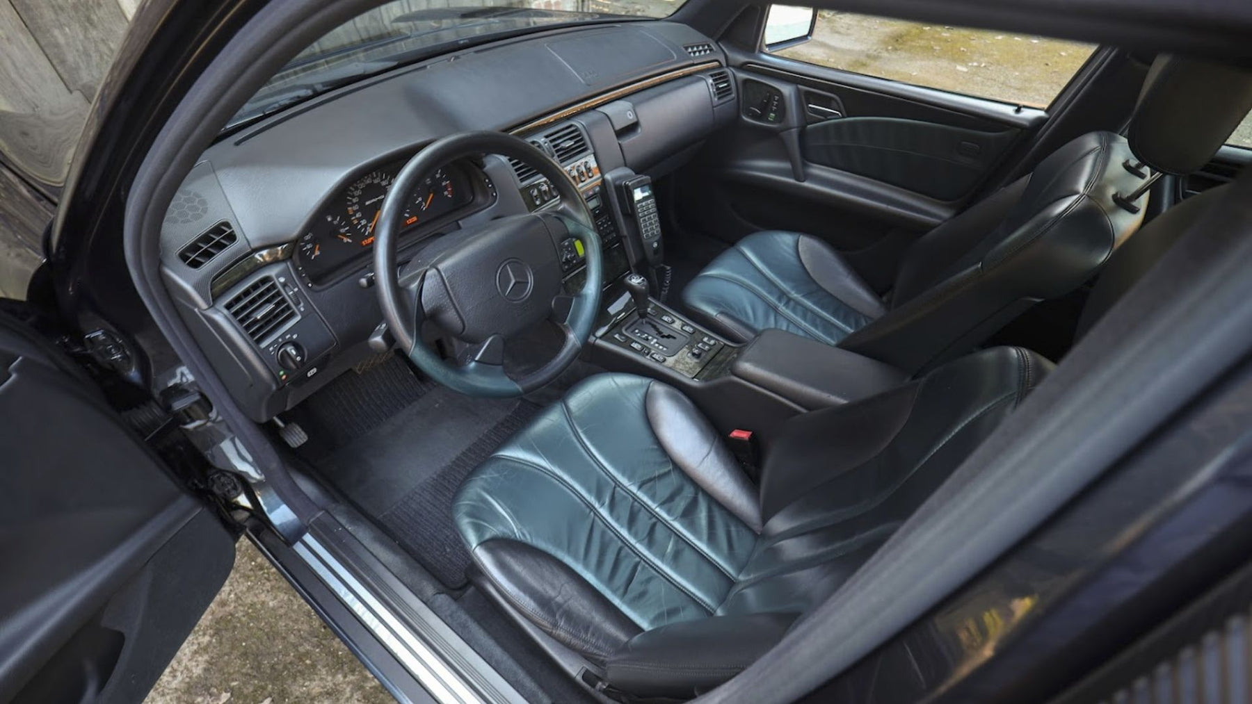 Mercedes-Benz E50 AMG 1996 — foto 13