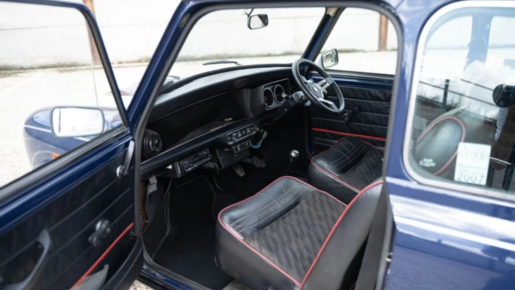 Mini Mayfair 1985