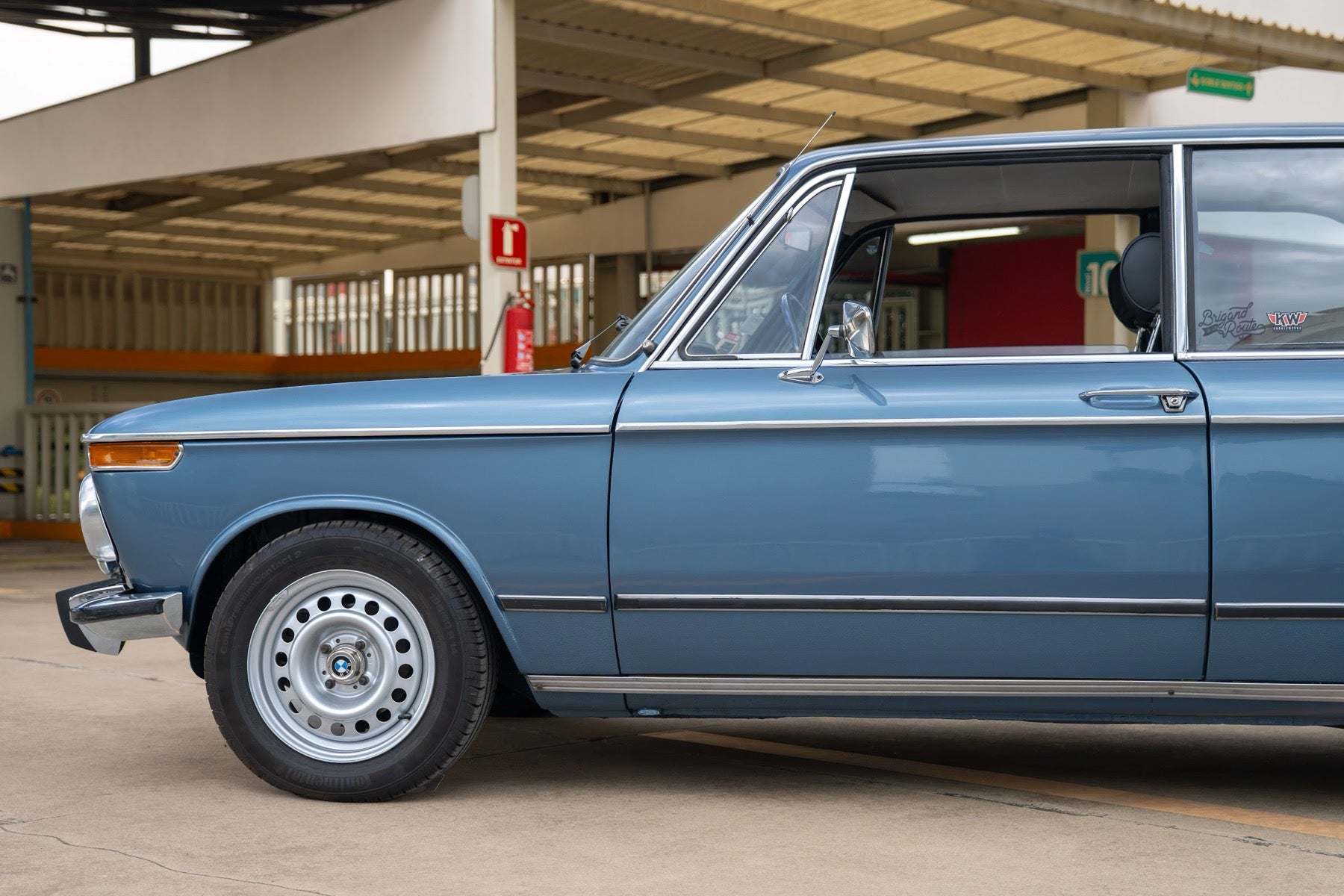 BMW 2002 1973 azul - foto 6