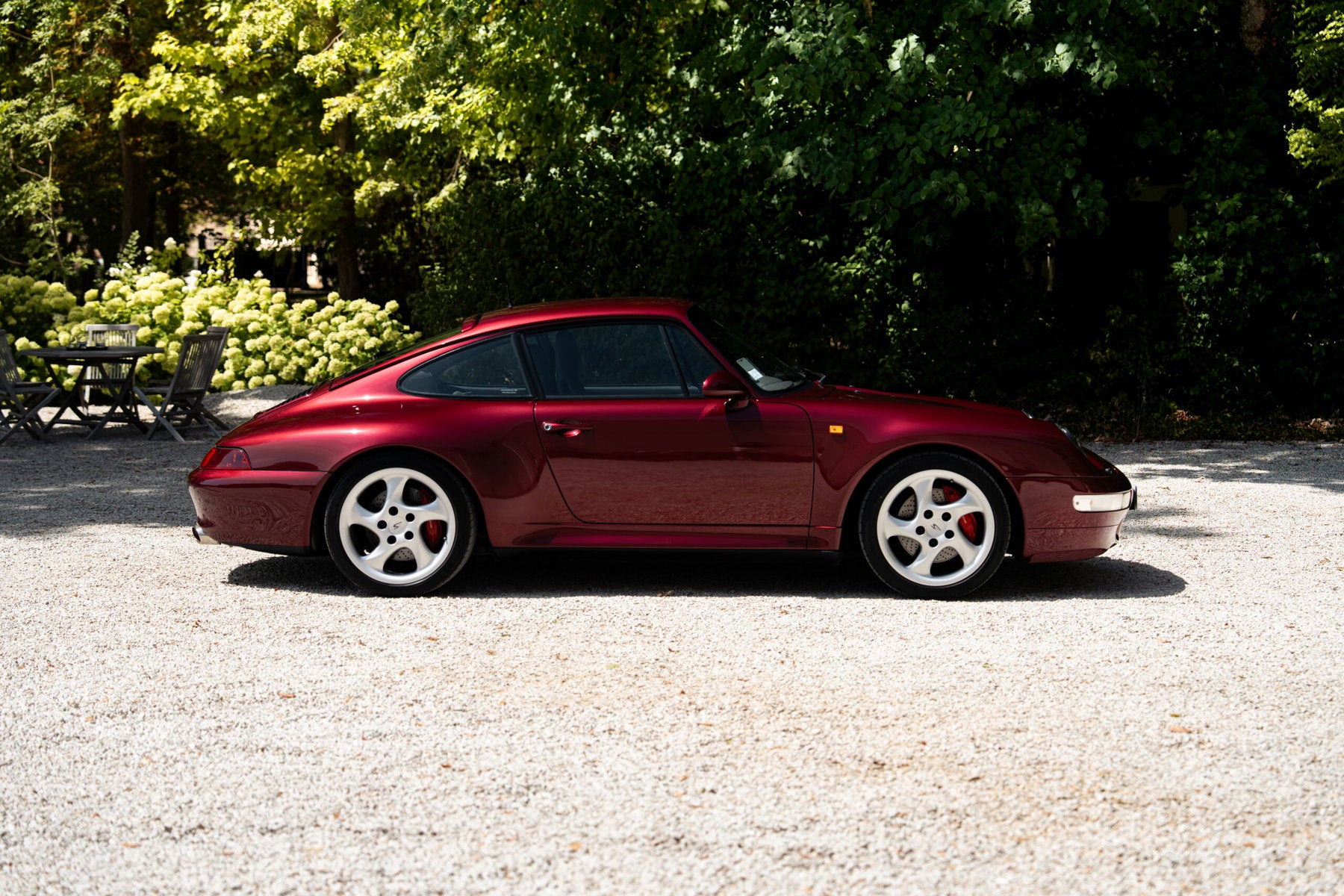 Porsche 993 Carrera 4S 1995 — Arena Red