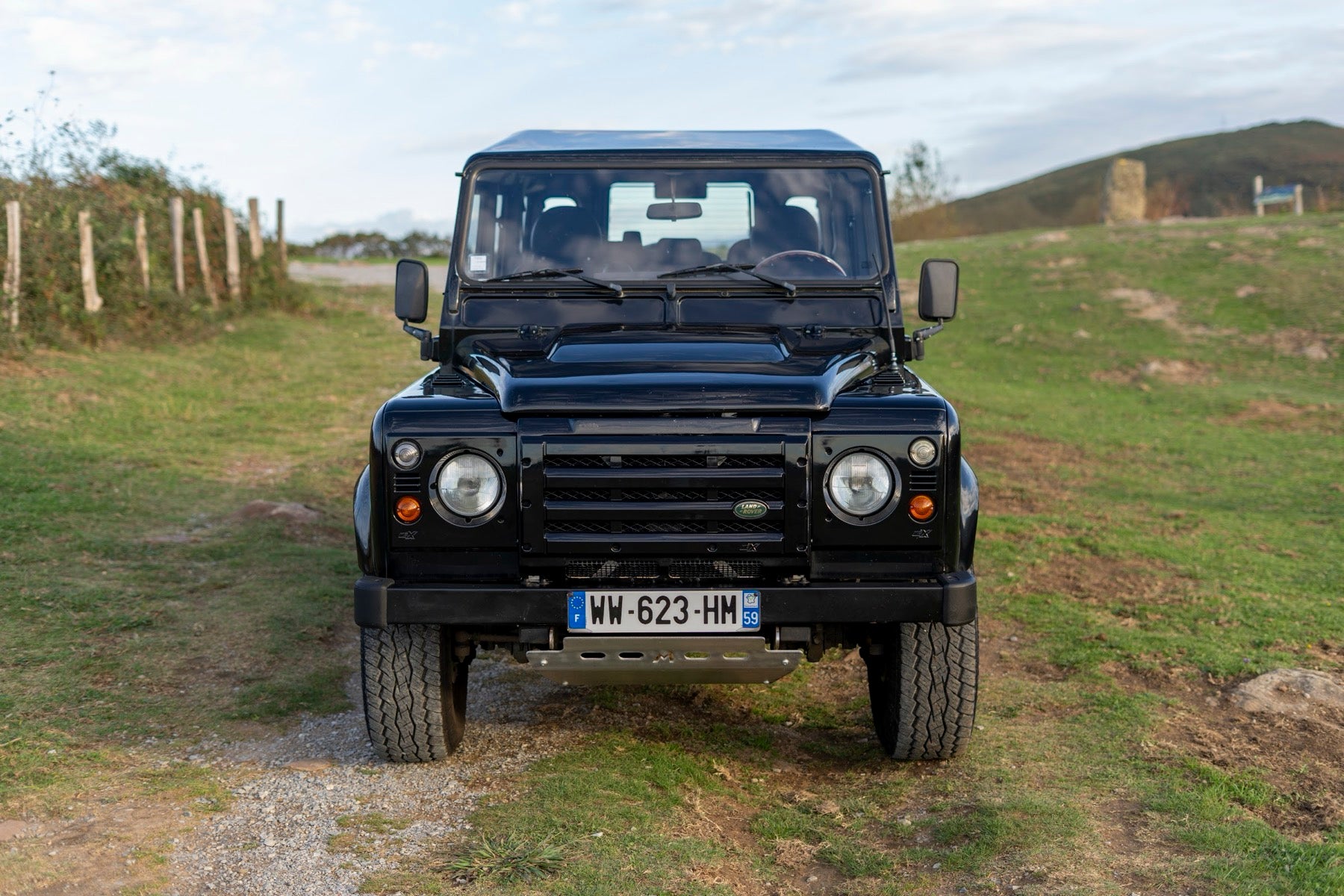 Land Rover Defender 110 TD4 1987 negro - foto 2