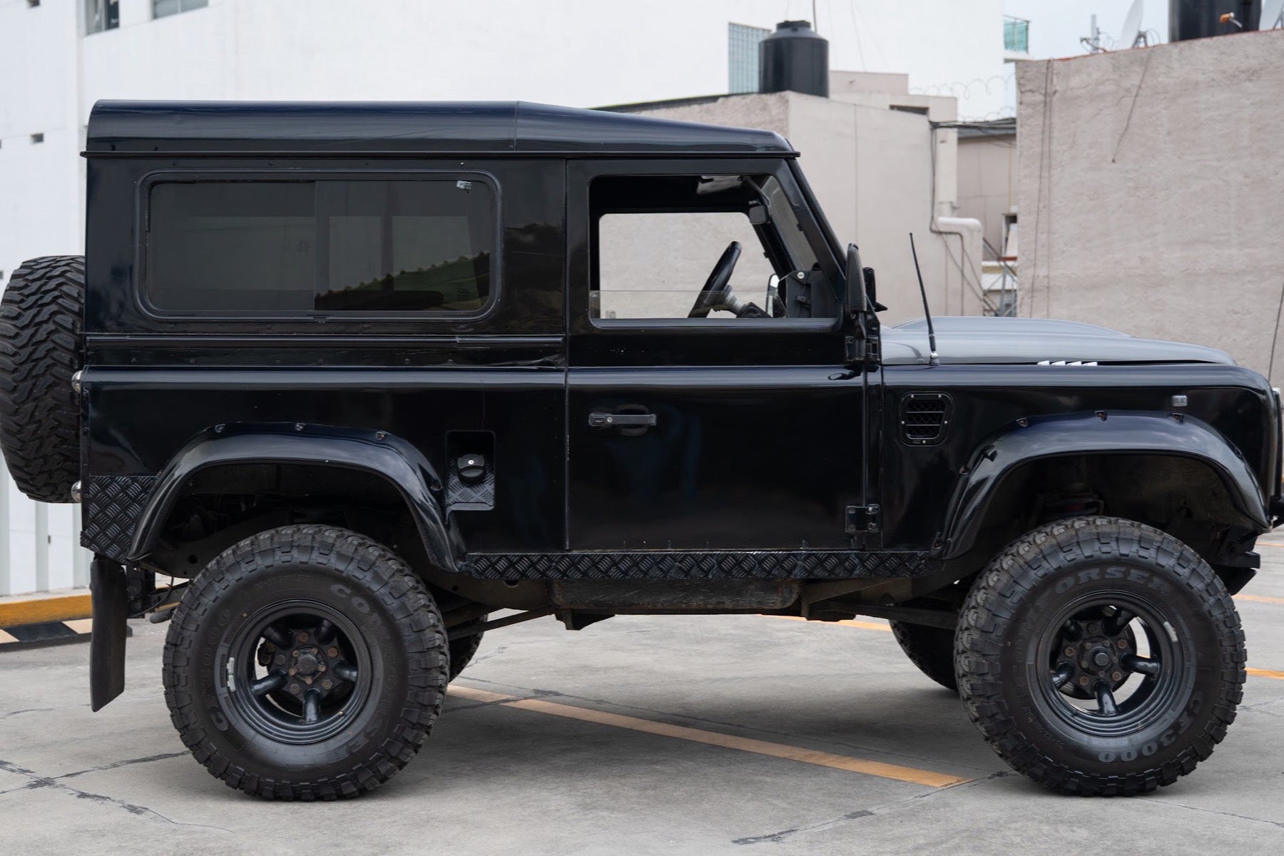 Land Rover Defender 90 2.5 TDI 1989 negro - foto 5